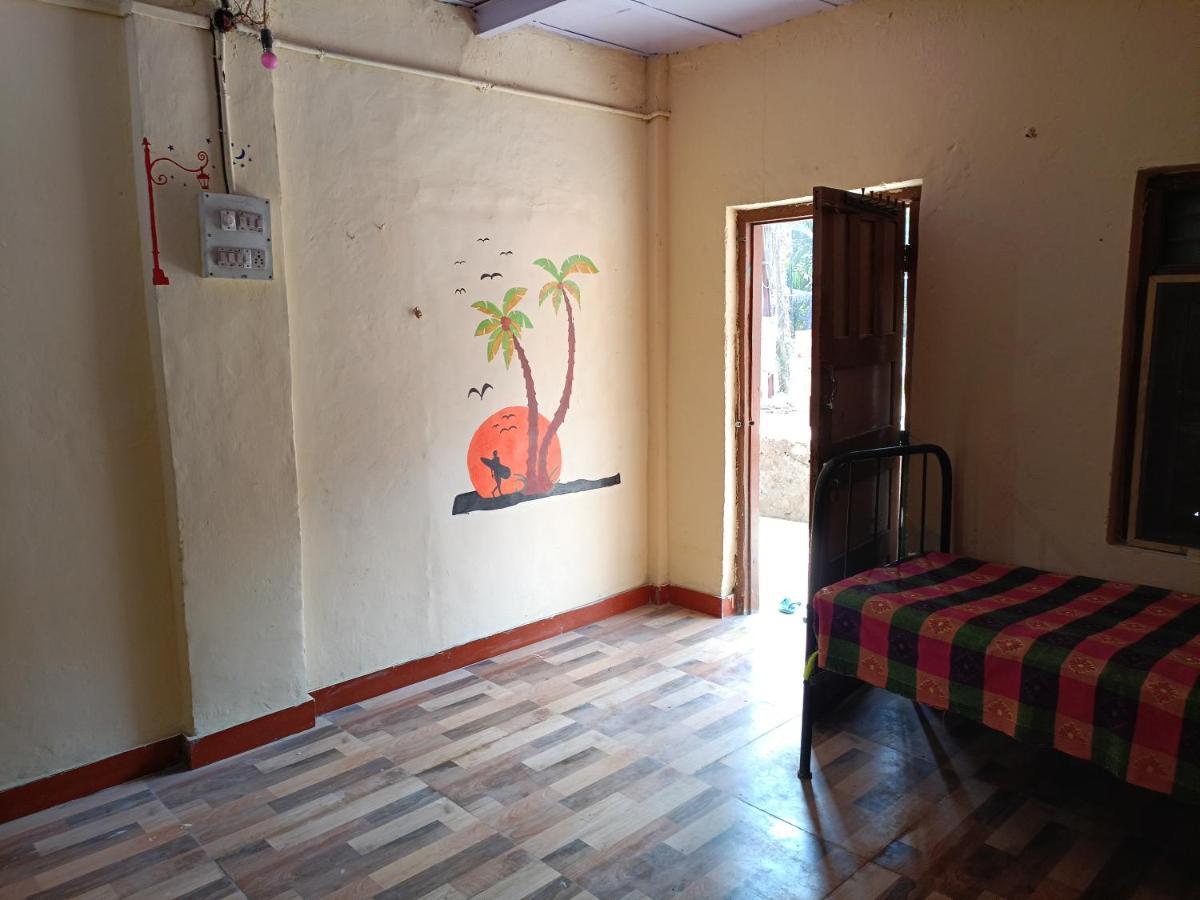 Parvati Niwas Homestay -Nearby Revdanda Beach & Fort - Wifi Available 阿里巴格 外观 照片