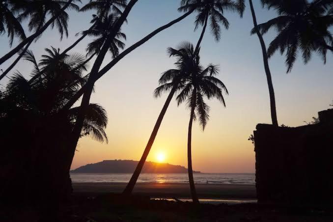 Parvati Niwas Homestay -Nearby Revdanda Beach & Fort - Wifi Available 阿里巴格 外观 照片